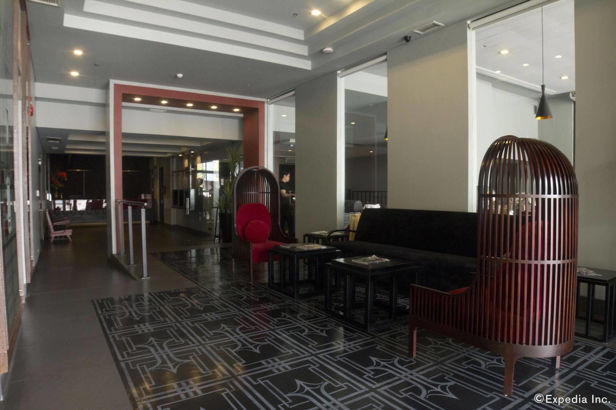 Amelie Manila
