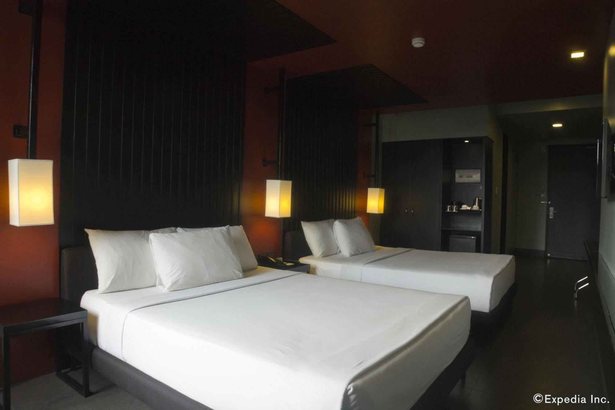 Amelie Hotel 3*